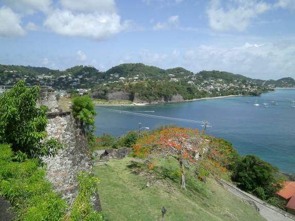 Vista do alto do forte em St. George's, capital de Granada